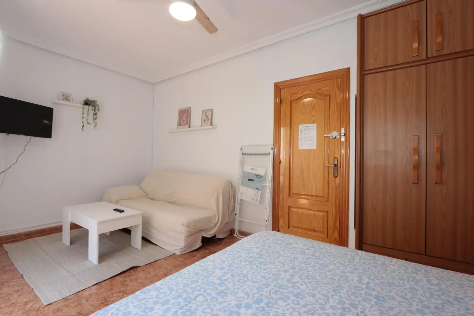 Habitación de Piso para compartir en Cartagena con Amueblado y Balcón