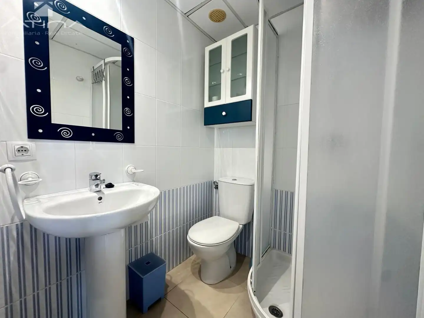 Baño de Apartamento en venta en Guardamar de la Safor con Aire acondicionado, Jardín privado y Terraza