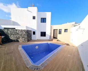 Piscina de Casa o xalet en venda en Teguise amb Jardí privat, Terrassa i Traster