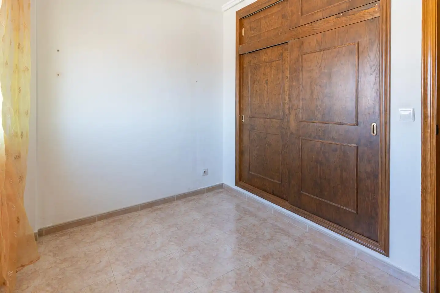 Einfamilien-Reihenhaus zum Verkauf in Santa Pola mit Klimaanlage, Privatgarten und Terrasse
