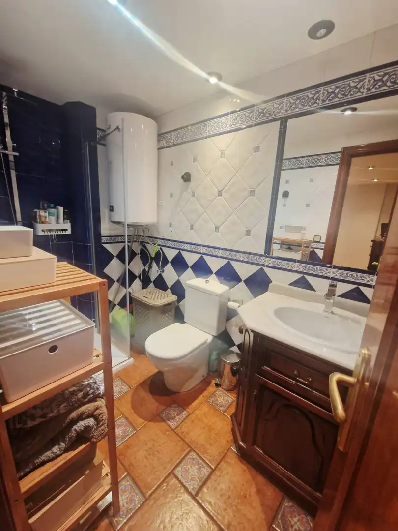 Baño de Piso en venta en Avilés con Calefacción, Parquet y Terraza