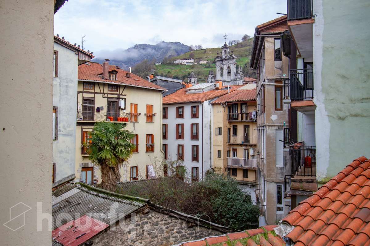 Vista exterior de Pis en venda en Tolosa amb Traster i Balcó