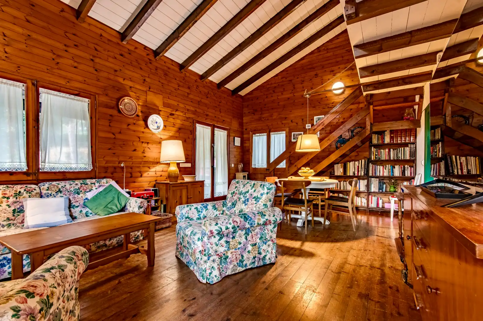 Sala de estar de Casa o chalet en venta en Cabrils con Calefacción, Jardín privado y Parquet