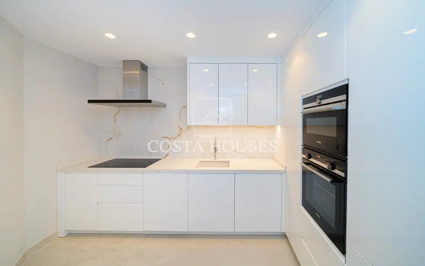 Cocina de Planta baja en venta en Benidorm con Aire acondicionado, Jardín privado y Terraza
