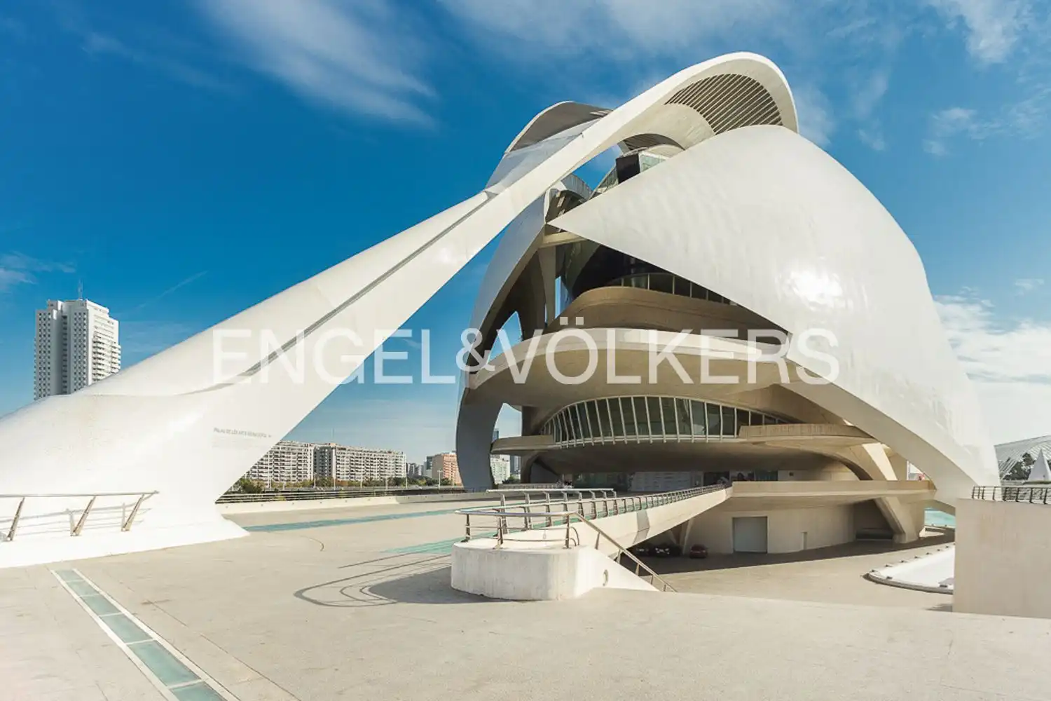 Außenansicht von Wohnung zum Verkauf in Valencia mit Klimaanlage, Heizung und Terrasse