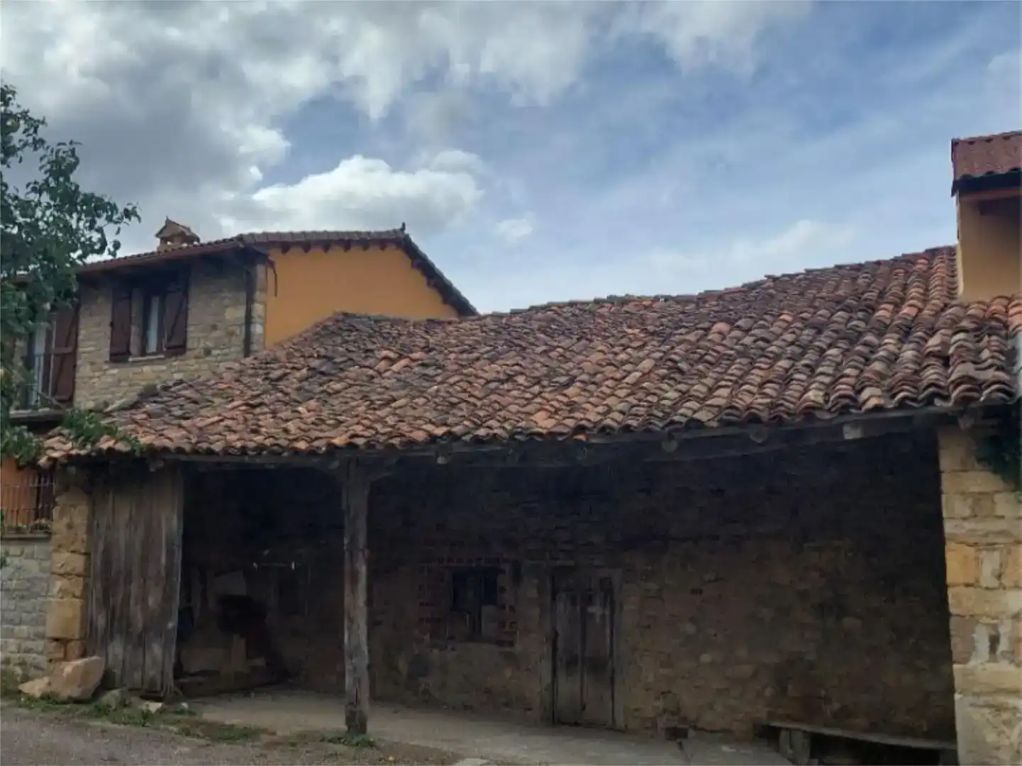 Vista exterior de Local en venta en Riaño