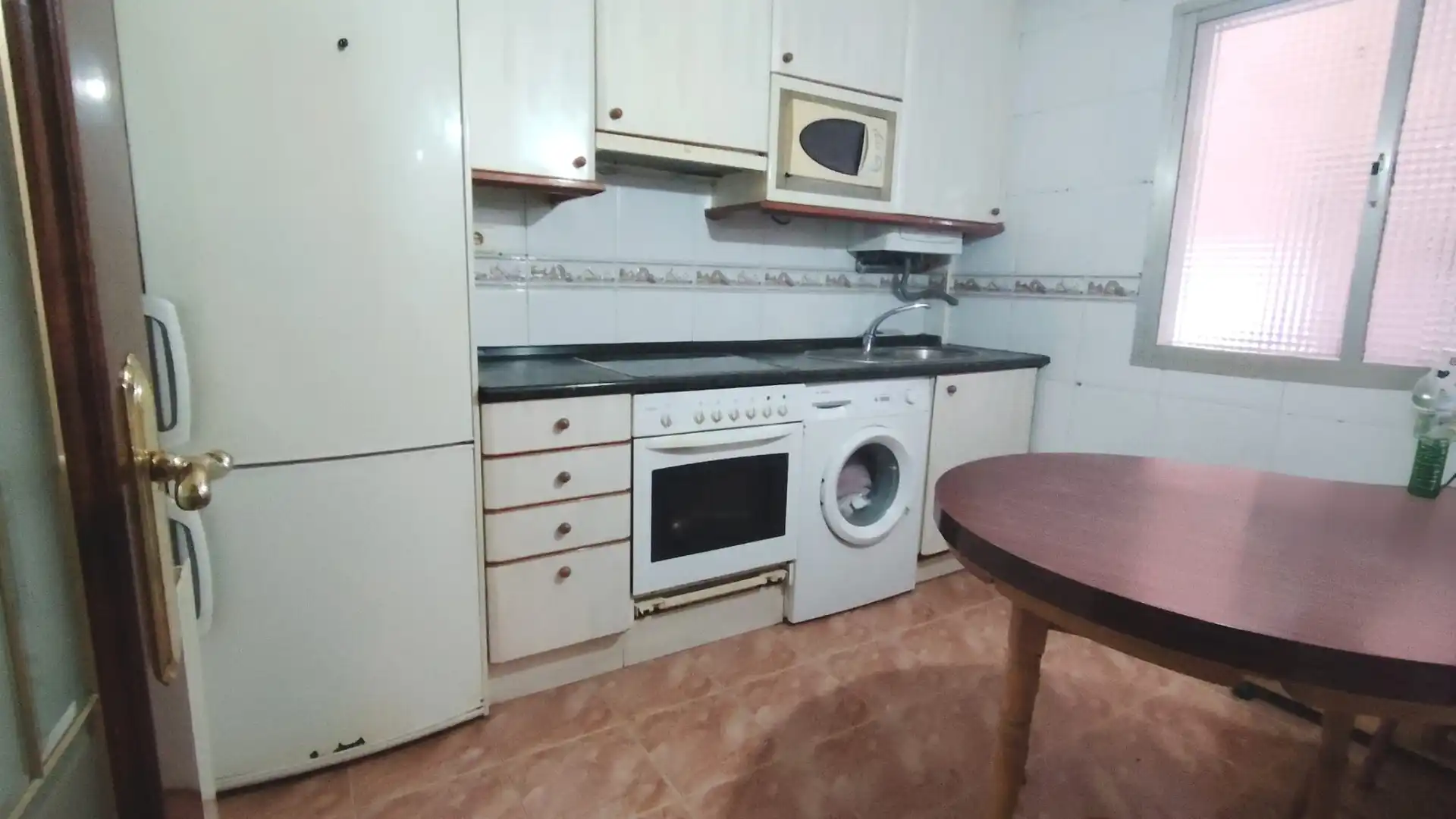 Cuina de Pis en venda en Bilbao  amb Calefacció i Moblat
