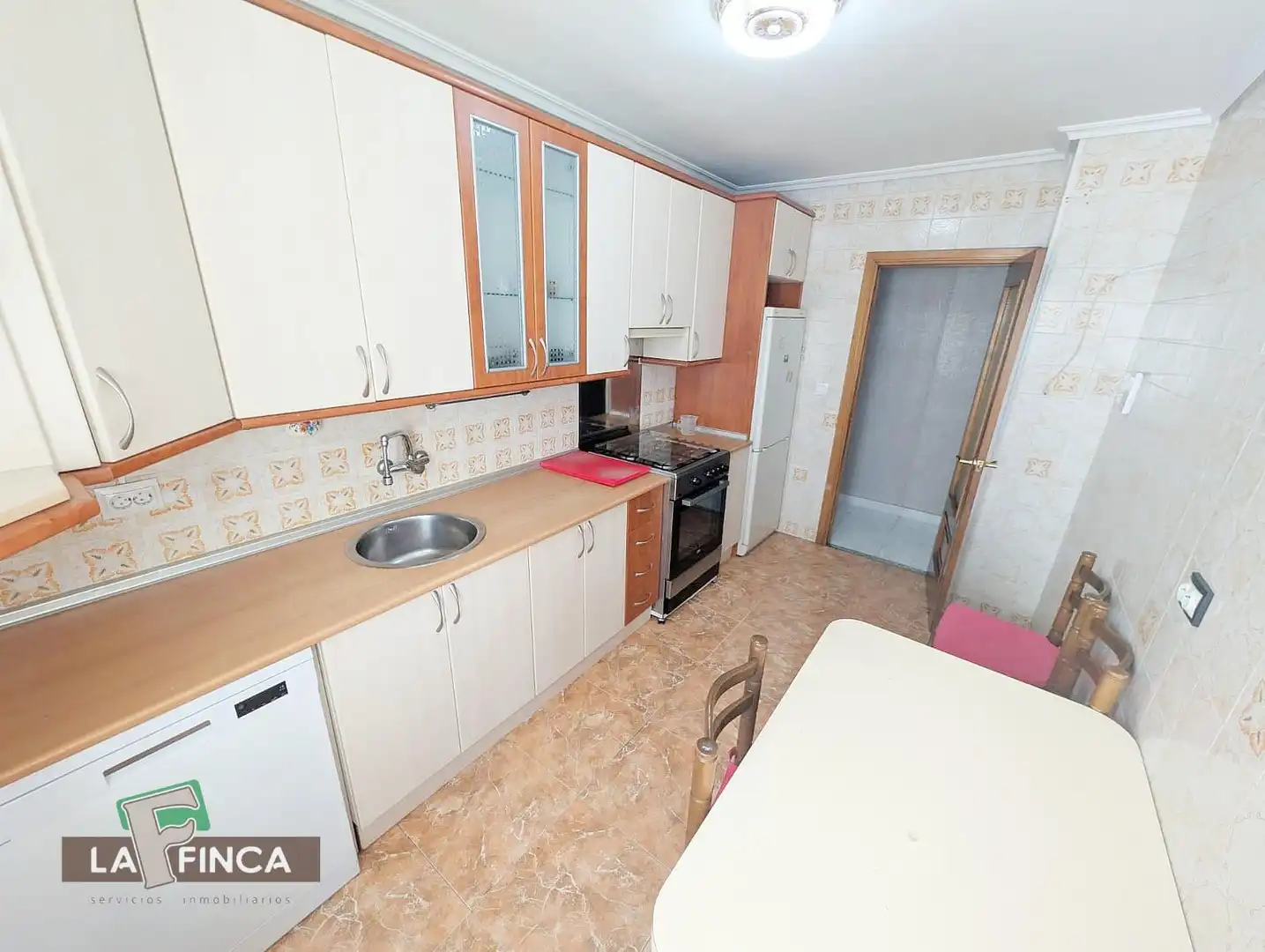 Kitchen of Flat for sale in Oviedo   with Heating and Parquet flooring