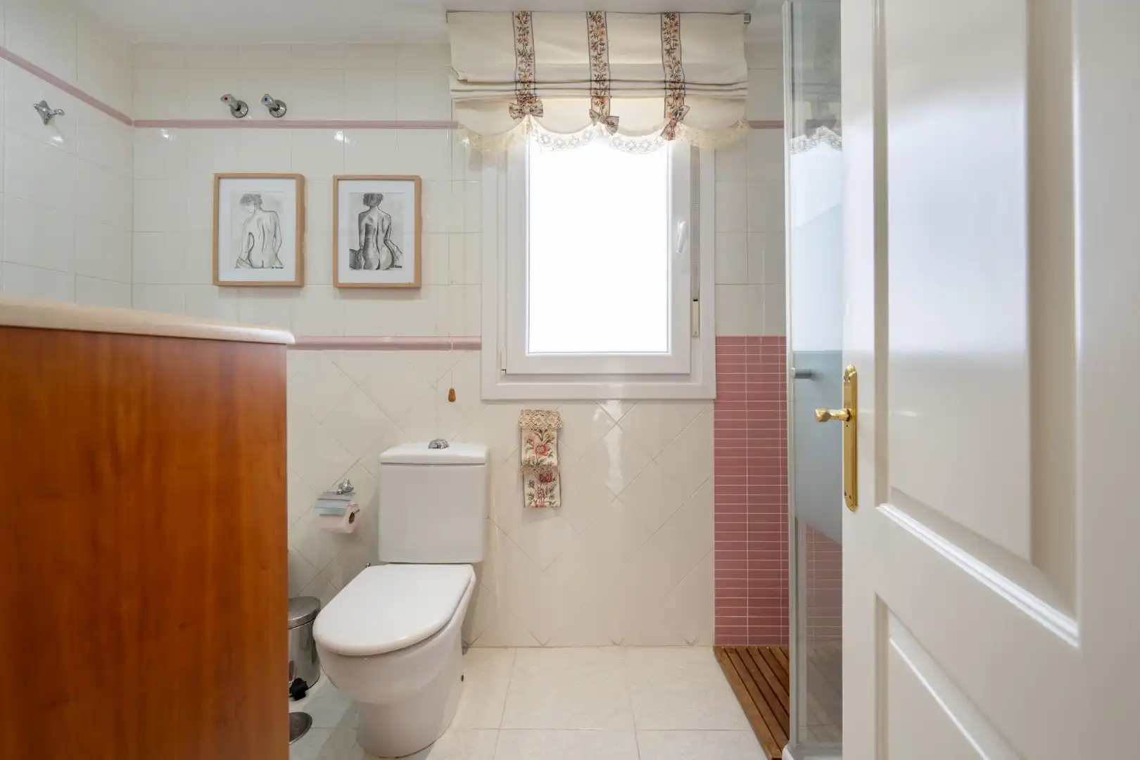 Baño de Casa adosada en venta en Almería con Aire acondicionado, Terraza y Trastero