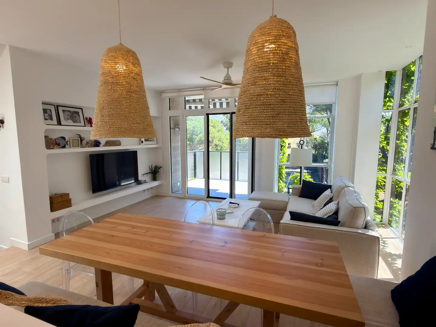Wohnzimmer von Wohnungen zum Verkauf in Palafrugell mit Klimaanlage, Parkett und Abstellraum