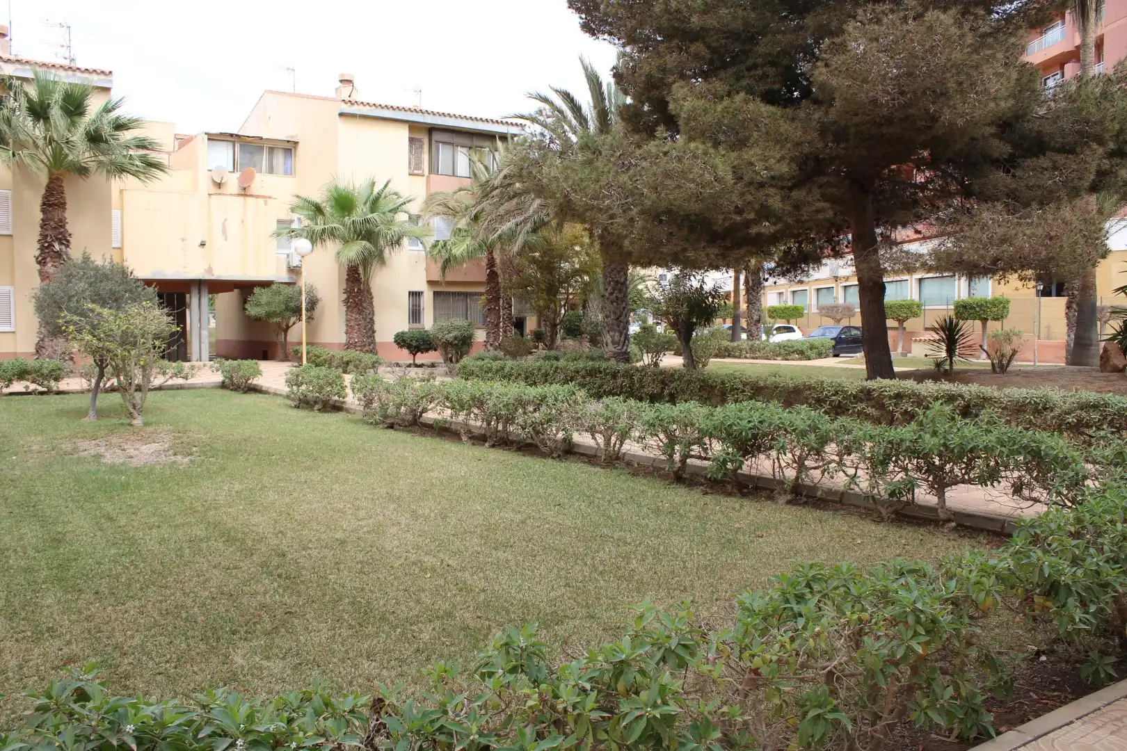 Vista exterior de Apartamento en venta en Roquetas de Mar con Jardín privado, Trastero y Amueblado