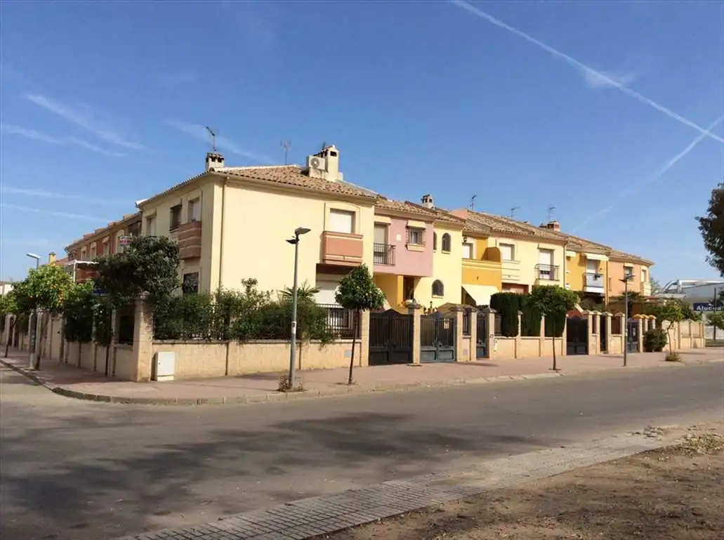 Vista exterior de Pis en venda en Linares