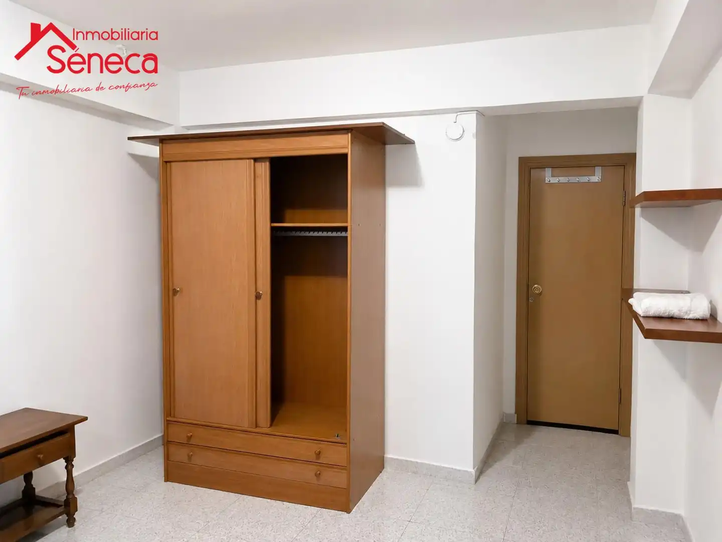 Schlafzimmer von Wohnung zum Verkauf in Córdoba mit Klimaanlage, Terrasse und Möbliert