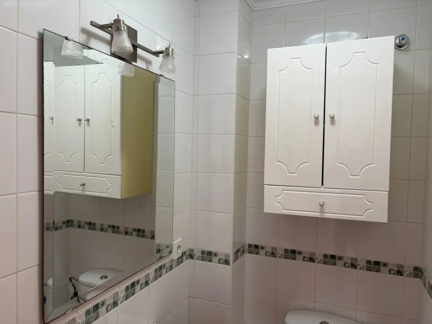 Baño de Casa adosada de alquiler en Algeciras con Terraza, Amueblado y Horno