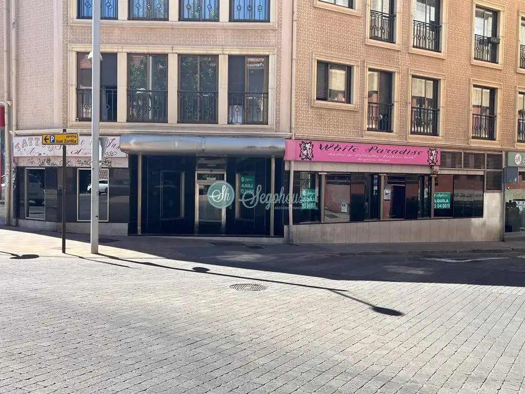Local comercial de lloguer a Centro