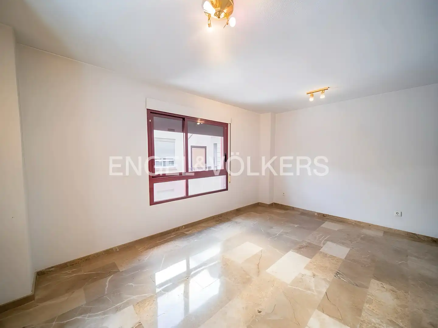 Flat for sale in Alicante / Alacant  with Air Conditioner, Heating and Balcony