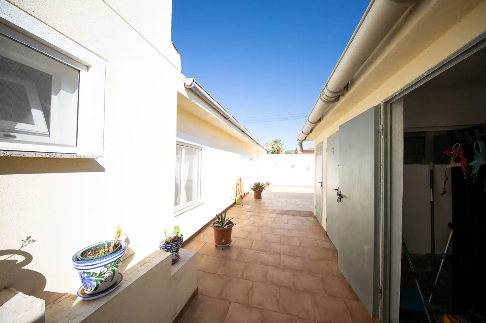 Vista exterior de Casa o xalet en venda en Mutxamel amb Aire condicionat, Calefacció i Jardí privat