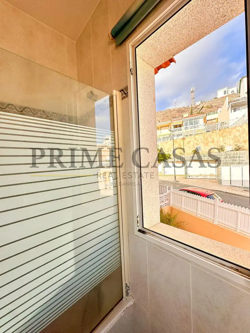 Vista exterior de Casa o xalet en venda en Mogán amb Jardí privat, Terrassa i Traster
