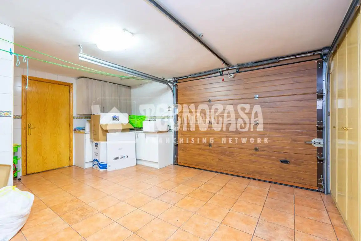 Casa adosada en venta en Colmenar Viejo con Calefacción, Jardín privado y Terraza