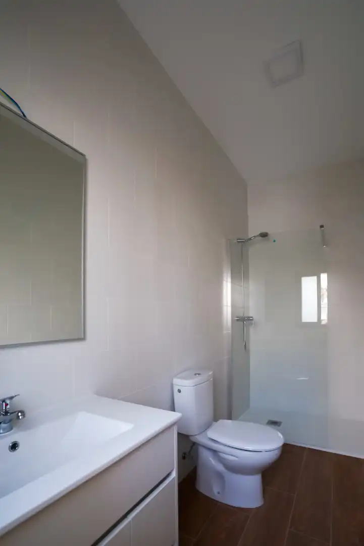 Baño de Casa adosada en venta en Ardales con Aire acondicionado, Jardín privado y Trastero