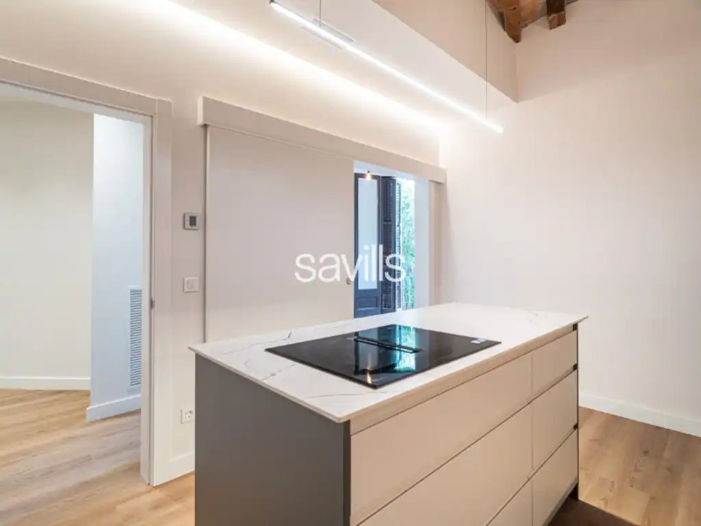 Cuina de Apartament en venda en Barcelona amb Aire condicionat, Calefacció i Forn