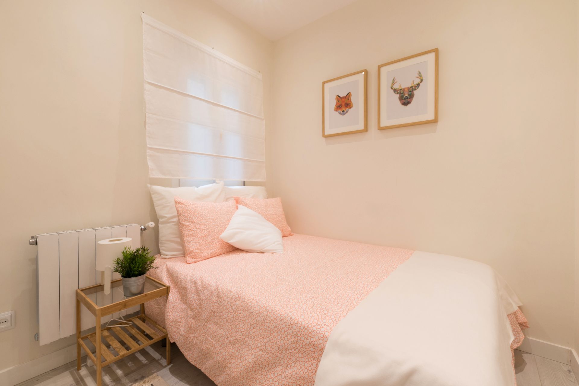 Bedroom of Flat to rent in  Madrid Capital  with Air Conditioner, Furnished and Oven