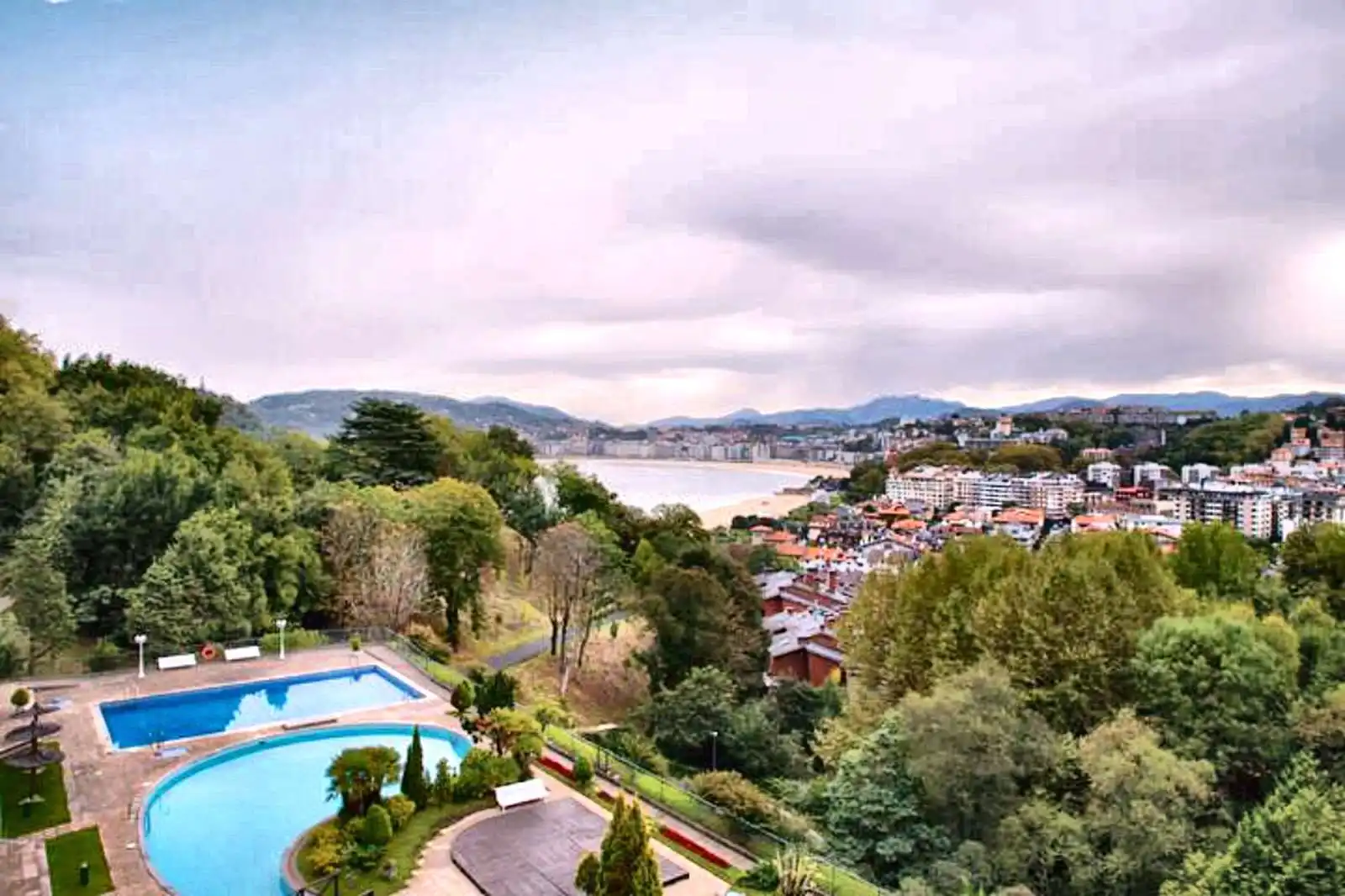 Garden of Apartments for share in Donostia - San Sebastián   with Air Conditioner, Terrace and Furnished