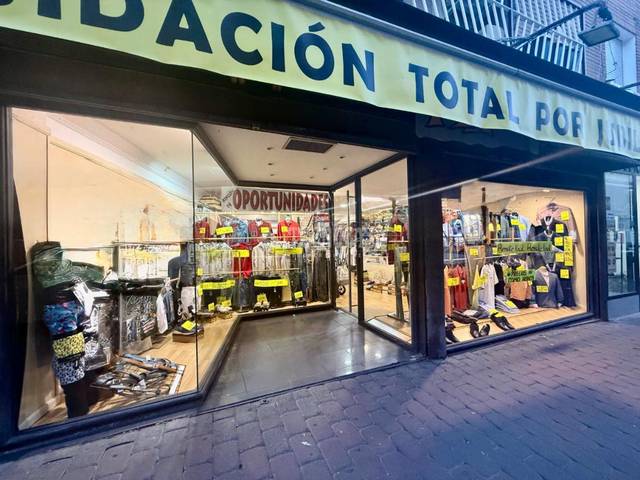 Local comercial en Venta en Cl. de la Sierra Vieja en Casco Histórico de Vallecas