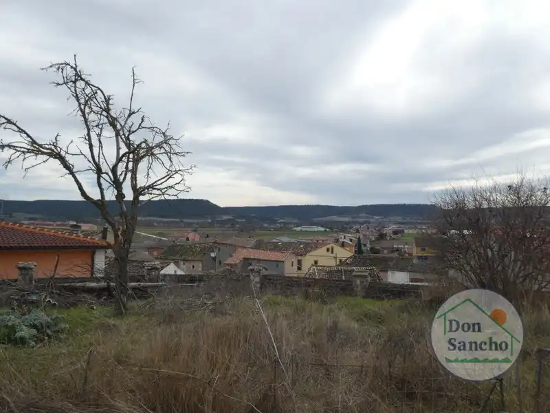 Houses for sale in Olivares de Duero