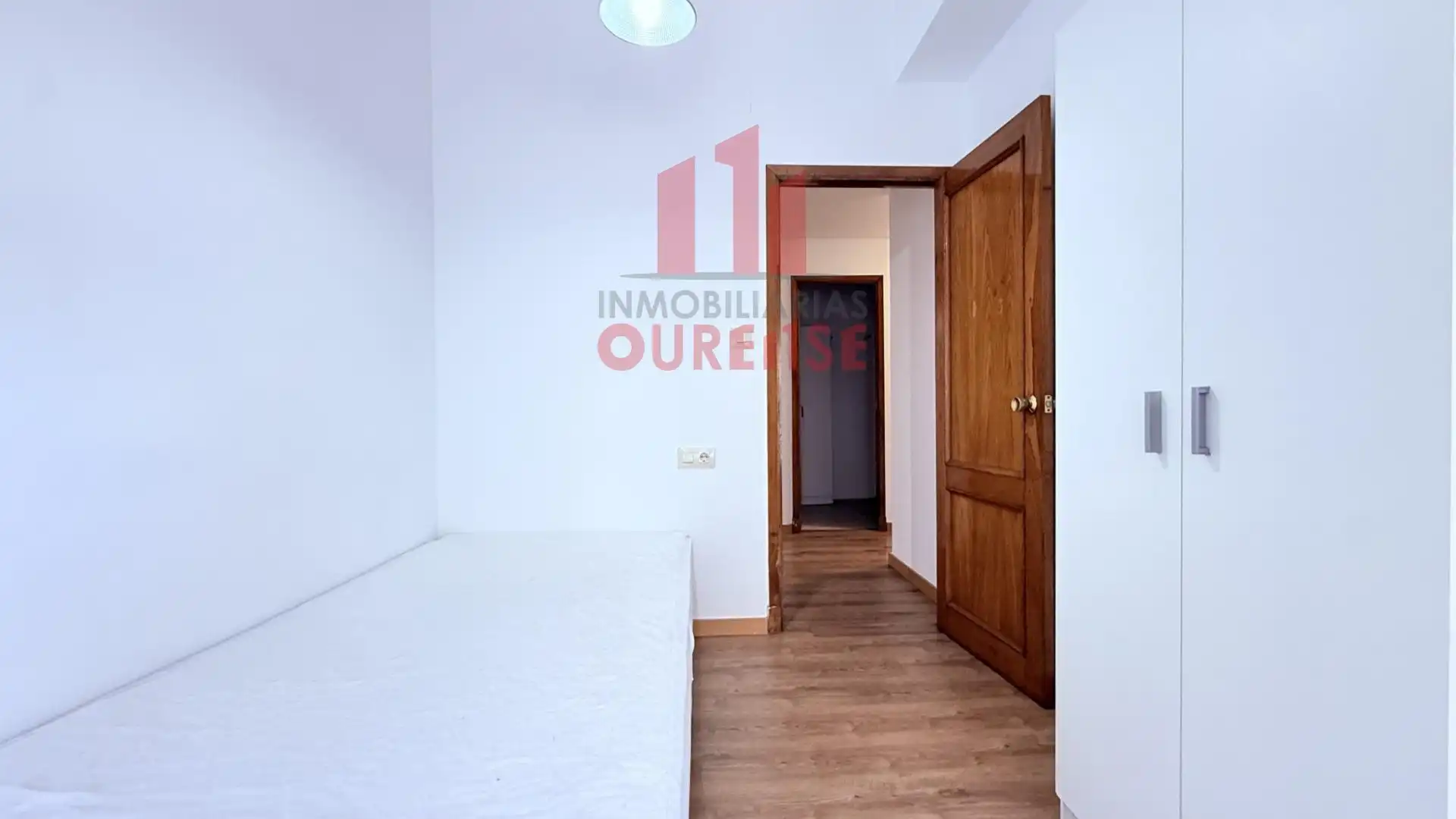 Habitación de Piso de alquiler en Ourense Capital  con Calefacción