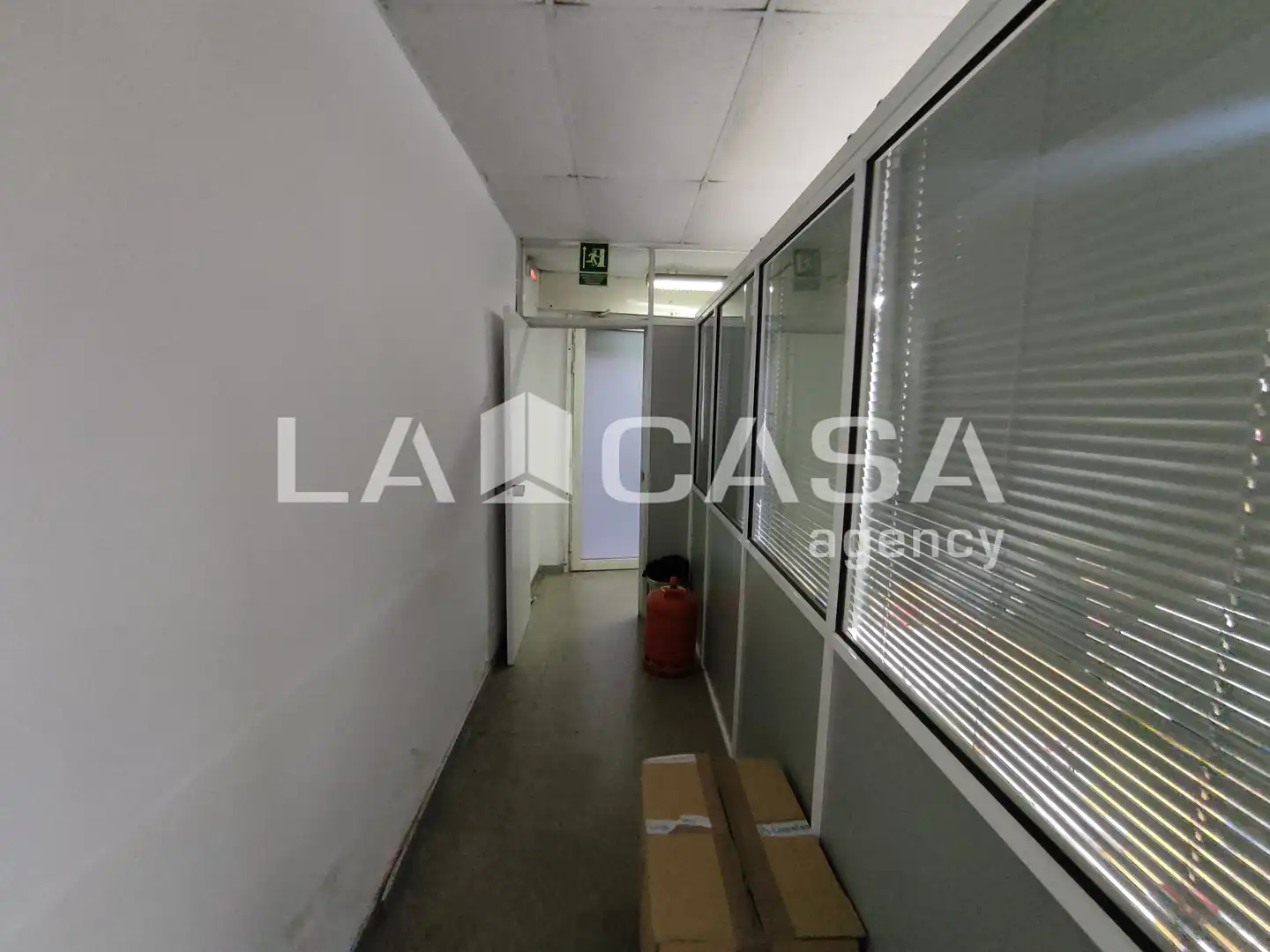 Local comercial en venda a Can Mariner, imagen 25