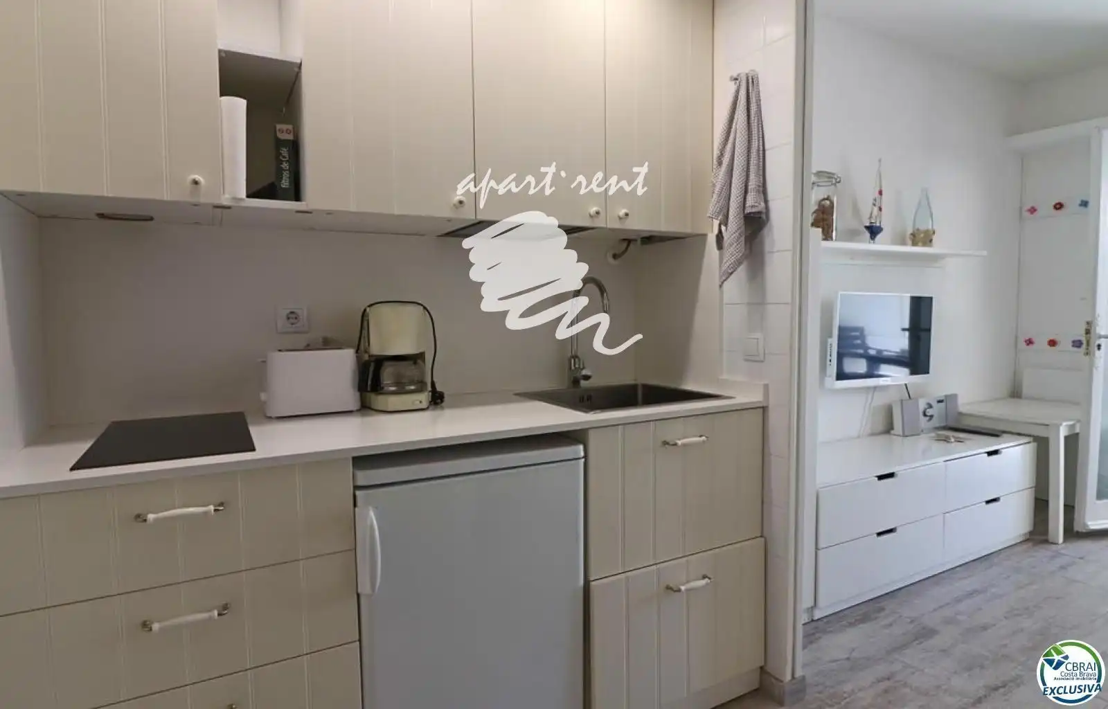 Cuina de Casa o xalet en venda en Empuriabrava amb Jardí privat, Terrassa i Moblat