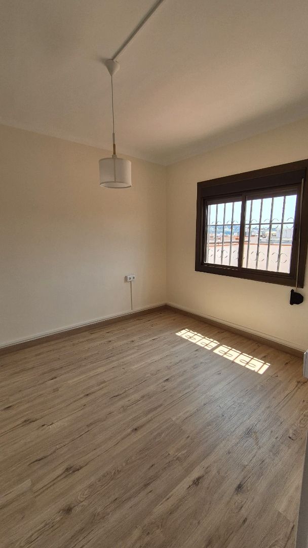 Bedroom of Attic to rent in L'Hospitalet de Llobregat  with Parquet flooring, Terrace and Oven