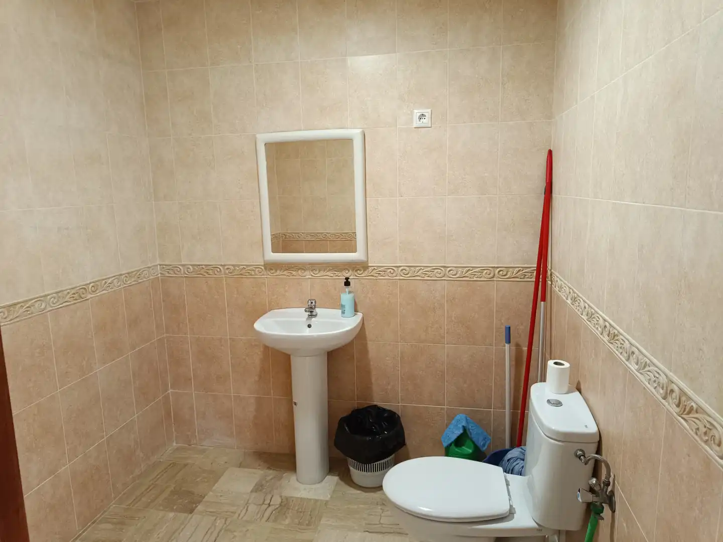 Baño de Oficina de alquiler en San Fernando con Aire acondicionado y Internet