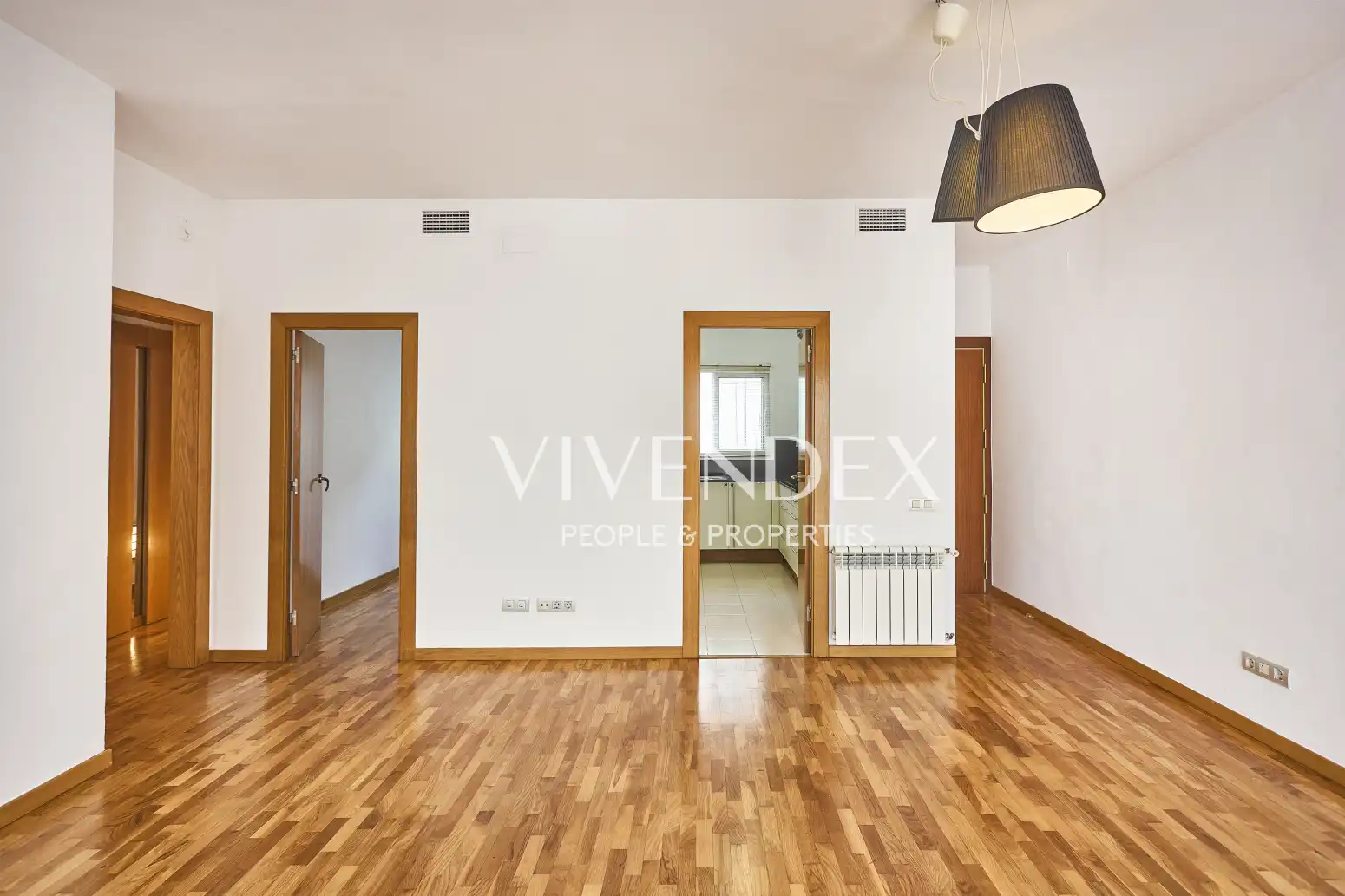 Exterior view of Flat for sale in Barcelona  with Heating, Parquet flooring and Balcony