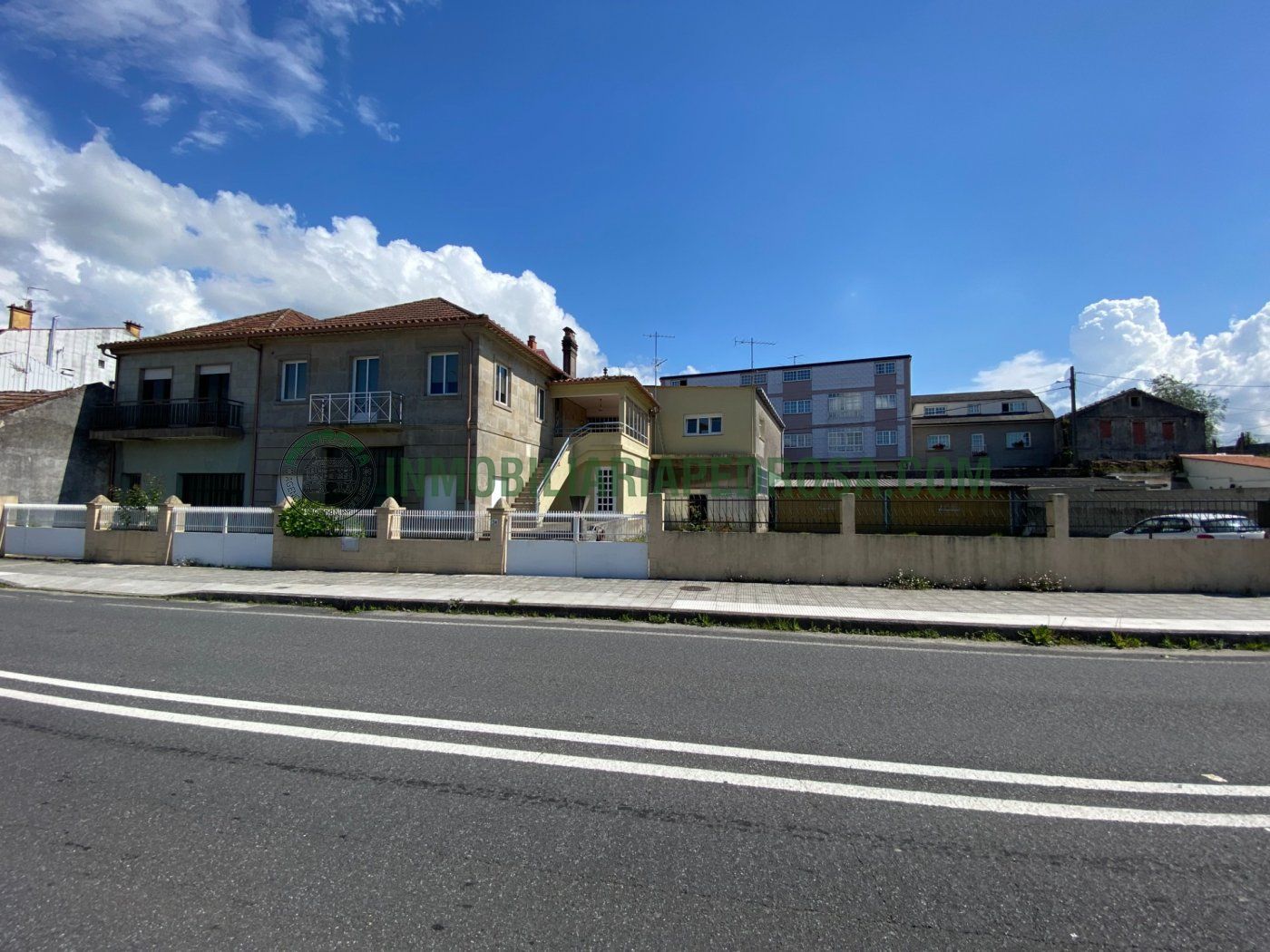 Exterior view of House or chalet for sale in Pontevedra Capital   with Private garden and Storage room