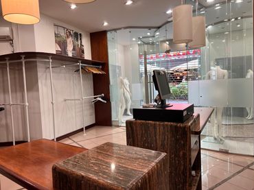 Business premises to rent in Centre
