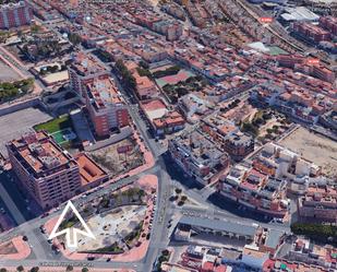 Vista exterior de Local de lloguer en  Almería Capital