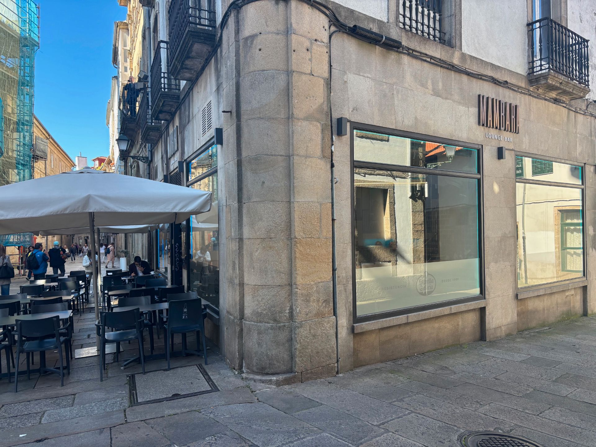 Vista exterior de Local en venda en Santiago de Compostela  amb Moblat