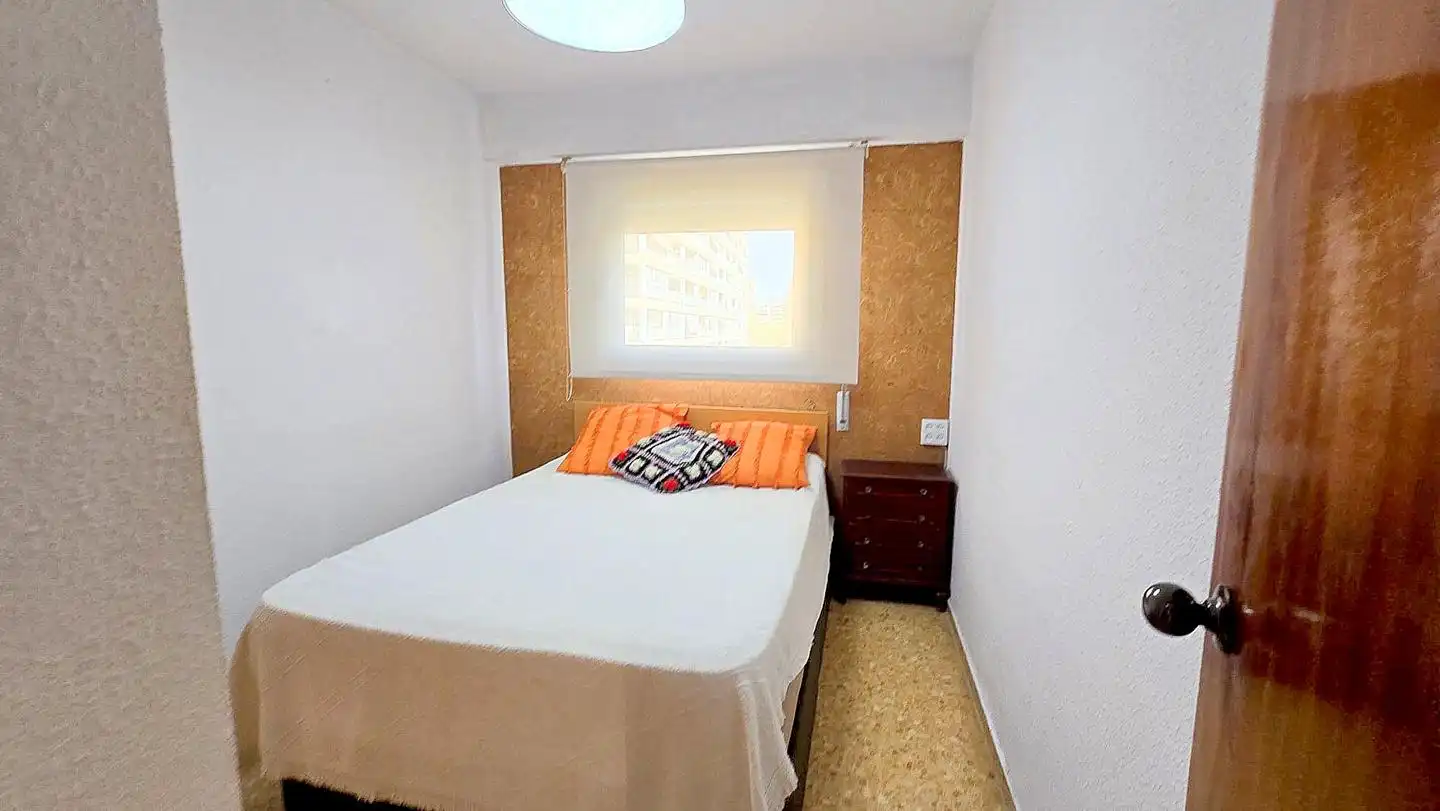 Habitación de Apartamento en venta en Gandia con Aire acondicionado, Terraza y Amueblado