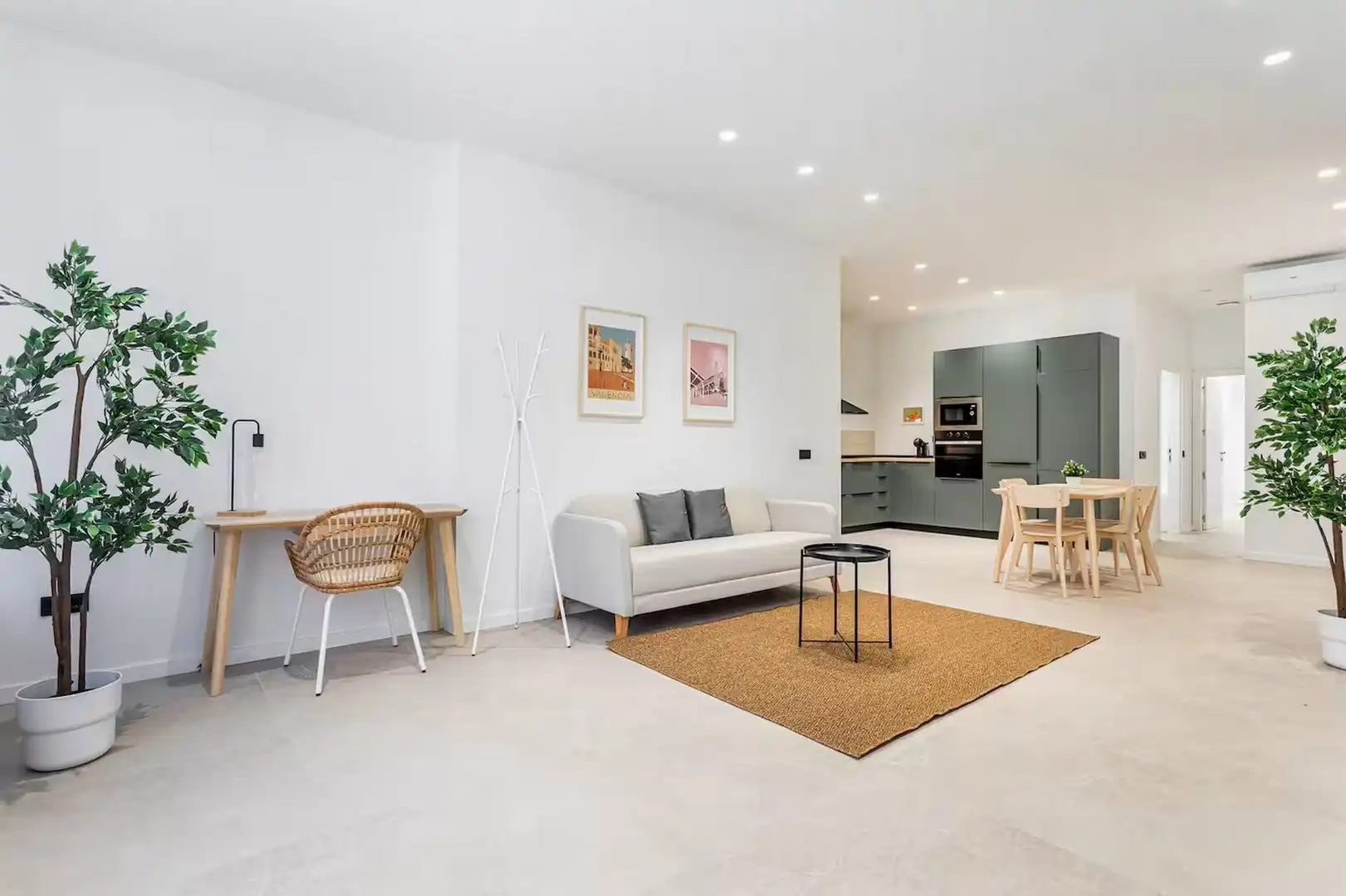 Sala de estar de Apartamento de alquiler en  Valencia Capital con Aire acondicionado, Calefacción y Jardín privado
