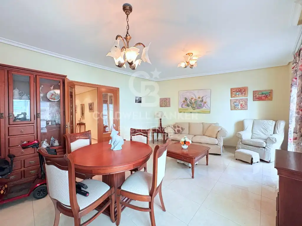 Vista exterior de Piso en venta en Valencia con Aire acondicionado, Terraza y Amueblado