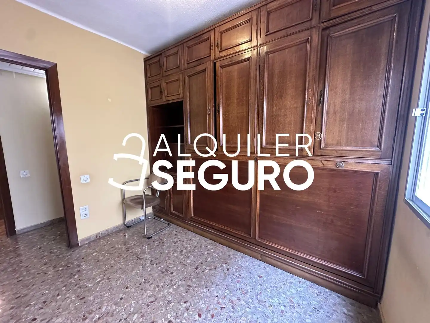 Habitación de Piso de alquiler en Valencia con Aire acondicionado y Amueblado
