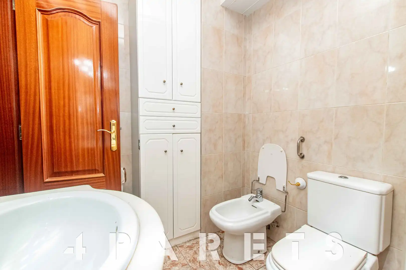 Baño de Piso en venta en Mataró con Aire acondicionado, Calefacción y Balcón