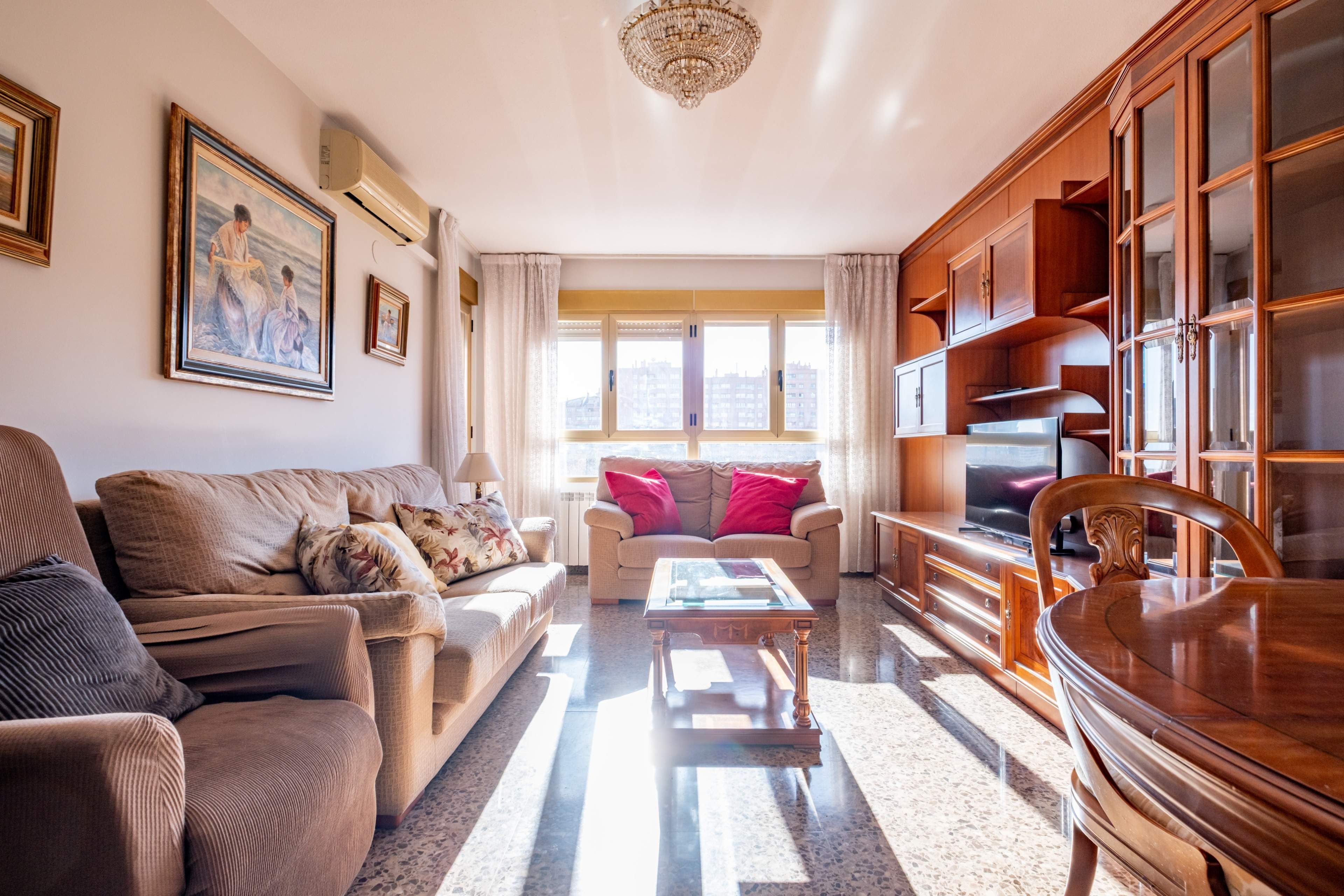 Sala d'estar de Pis de lloguer en  Zaragoza Capital amb Aire condicionat, Calefacció i Moblat