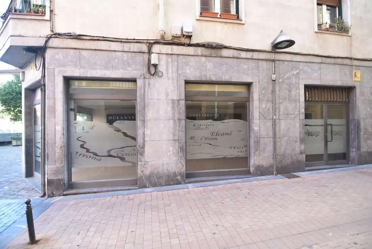 Local en venda en Deba