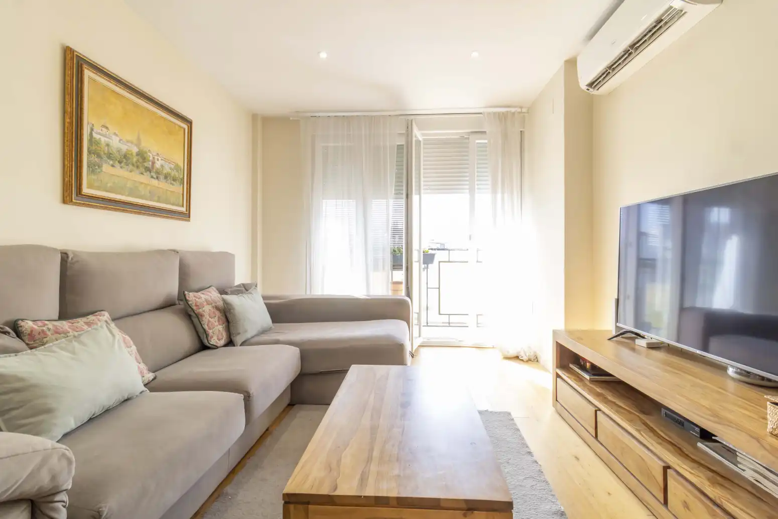 Sala de estar de Piso en venta en Sevilla con Aire acondicionado y Balcón