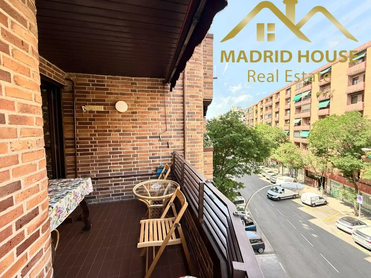 Vista exterior de Pis de lloguer en Madrid amb Calefacció, Terrassa i Moblat