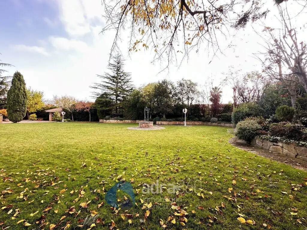 Houses for sale in Lardero  with Air Conditioner, Heating and Private garden