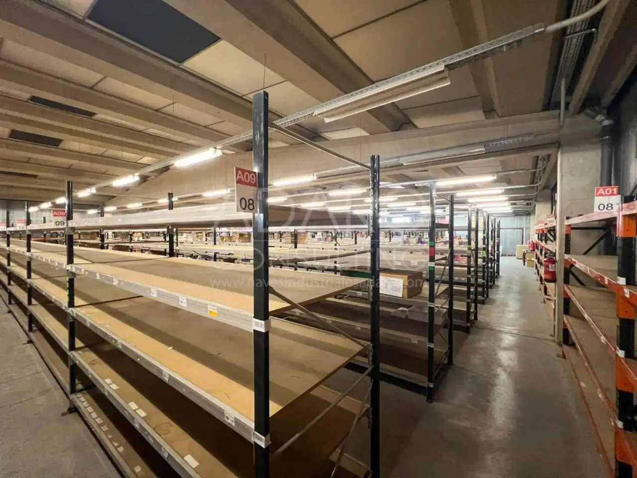 Industrial building to rent in Calle Daza Valdés, imagen 24